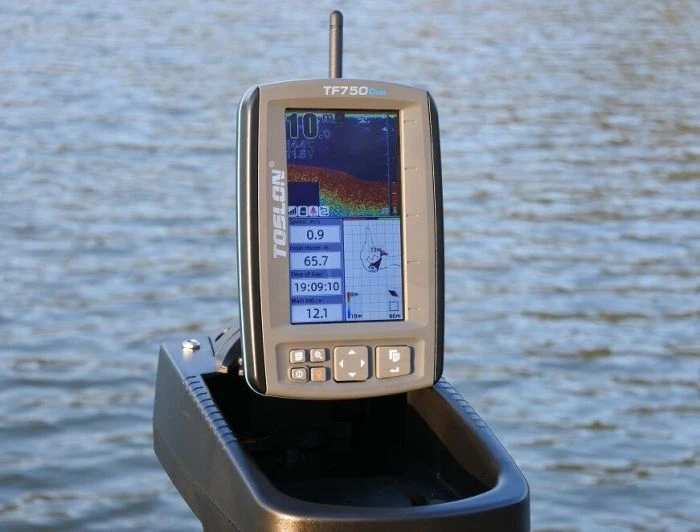 Toslon - TF750 Duo Fishfinder GPS Autopilot With 3D Mapping 7 Toslon - TF750 Duo Fishfinder GPS Autopilot With 3D Mapping - Afbeelding 5